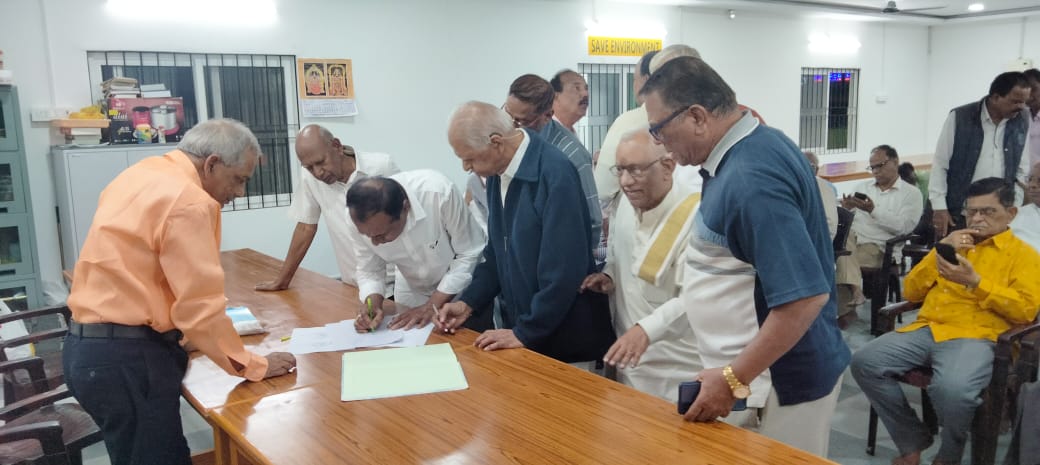 Signing the nomination by supporting members B Chandra shekhar.jpeg 